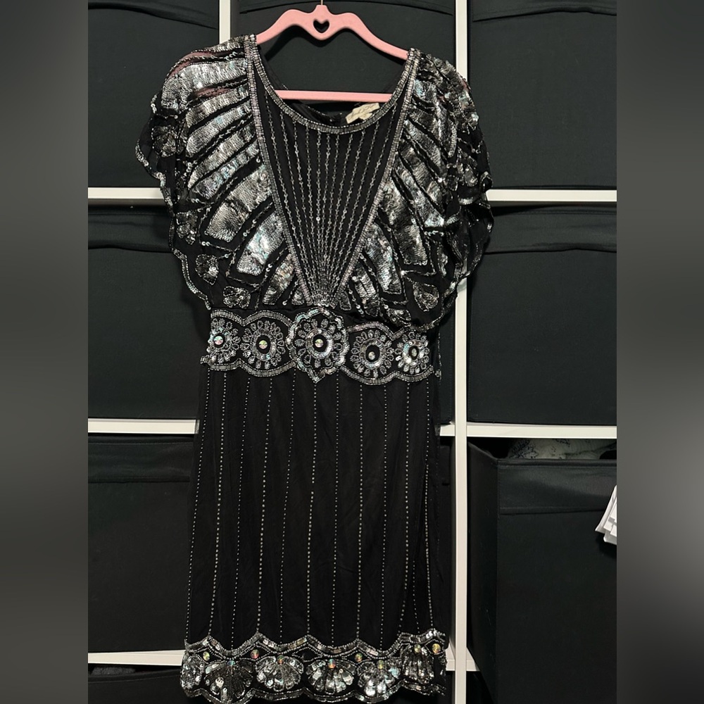 Froch and Frill Elegant Black and Silver Sequin Dress - Picture 4 of 7